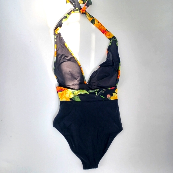 CUPSHE Black Plunge Halter One-Piece Swimsuit - Picture 3 of 7